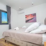 Lucatoni - Heated Pool Villa *