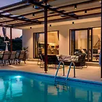 Lucatoni - Heated Pool Villa