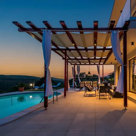 Lucatoni - Heated Pool Sibenik