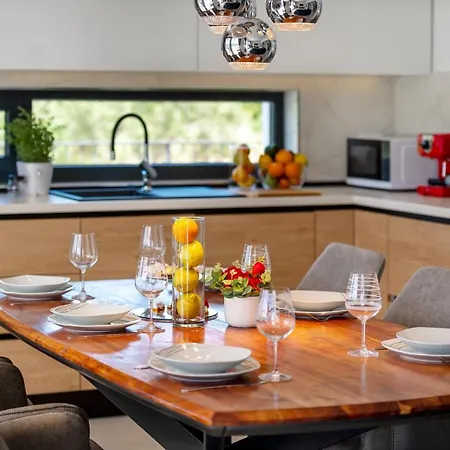 Lucatoni - Heated Pool Vila Šibenik