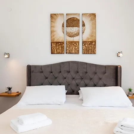 Lucatoni - Heated Pool *