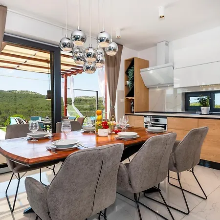 Lucatoni - Heated Pool Vila Šibenik