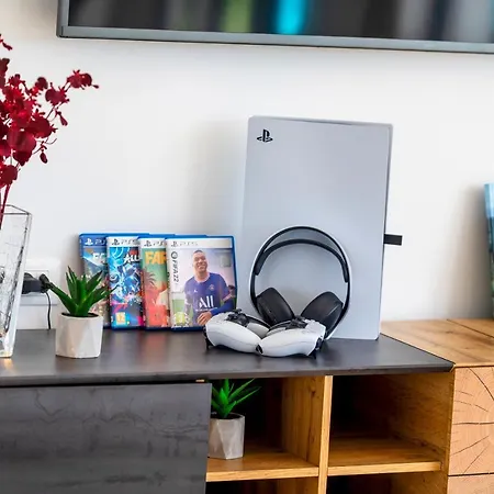 Lucatoni - Heated Pool