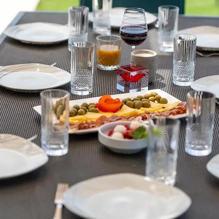 Lucatoni - Heated Pool *