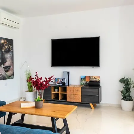 Lucatoni - Heated Pool Šibenik