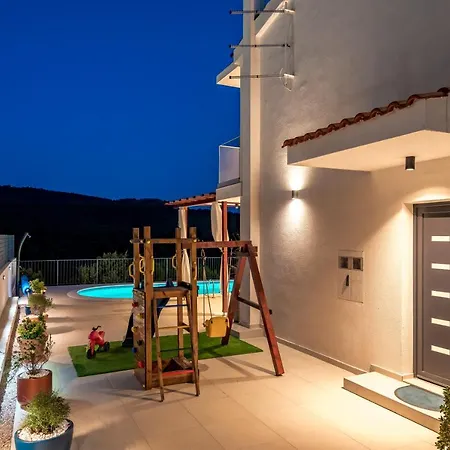 Vila Lucatoni - Heated Pool *