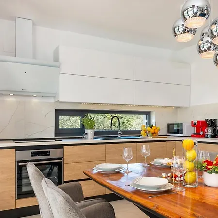 Vila Lucatoni - Heated Pool Šibenik