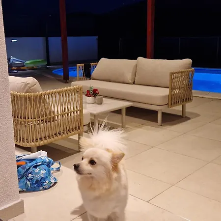 Lucatoni - Heated Pool Vila