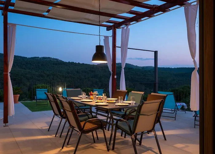 Lucatoni - Heated Pool Vila *