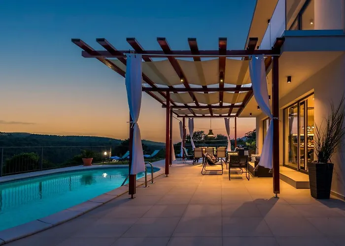 Lucatoni - Heated Pool Šibenik