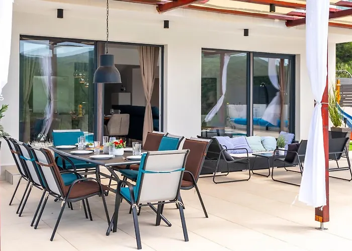 Lucatoni - Heated Pool Vila