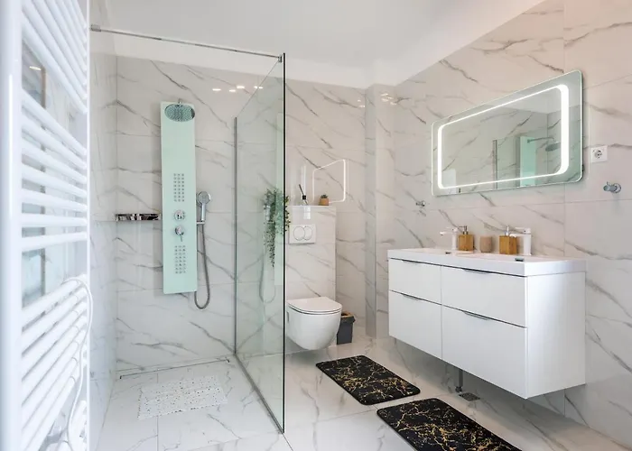 Lucatoni - Heated Pool *