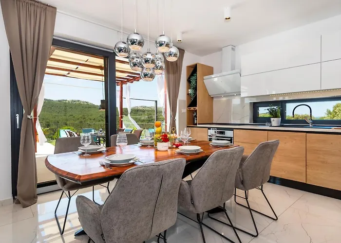 Lucatoni - Heated Pool Vila Sibenik