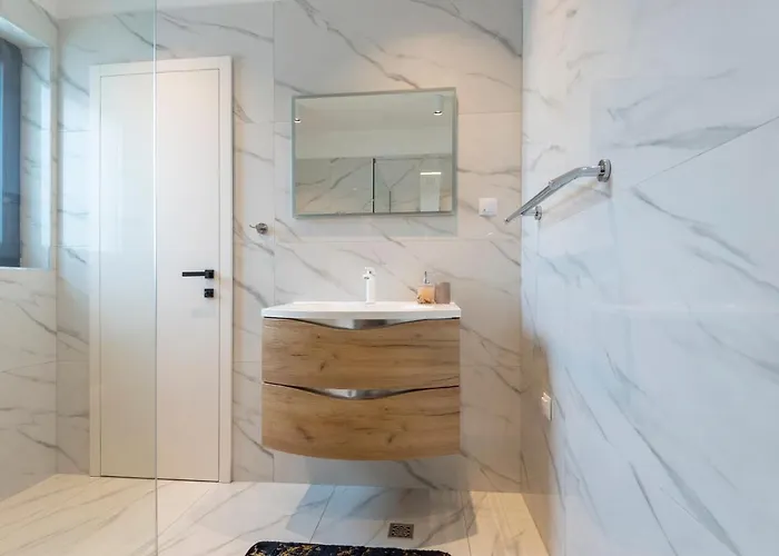 Lucatoni - Heated Pool Villa *