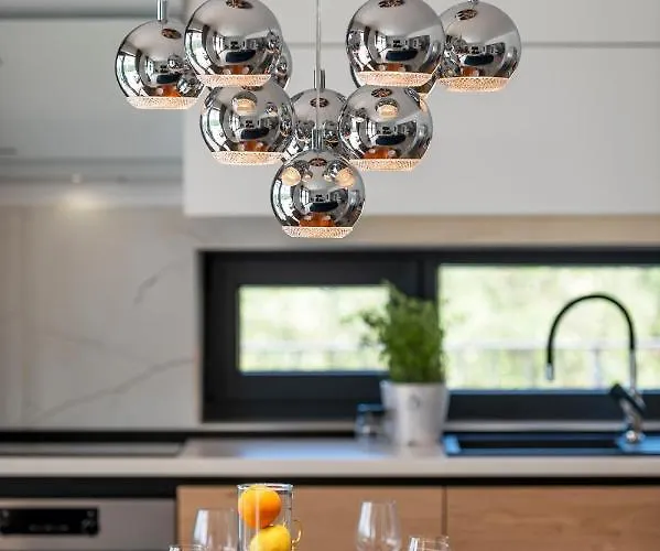 Lucatoni - Heated Pool * שיבניק