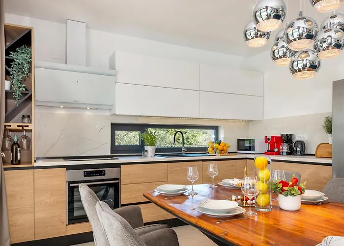 וילה Lucatoni - Heated Pool שיבניק