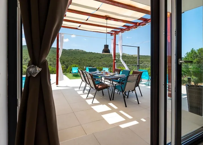 Lucatoni - Heated Pool Villa Šibenik