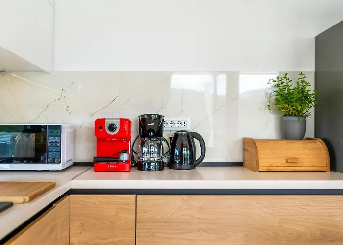 Lucatoni - Heated Pool