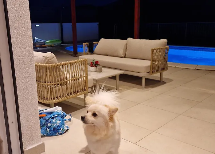 Lucatoni - Heated Pool Villa